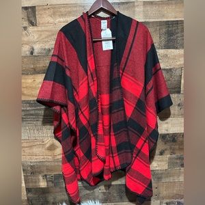 Time Tru OS one size Red Plaid Ruana NWT Shawl Sweater